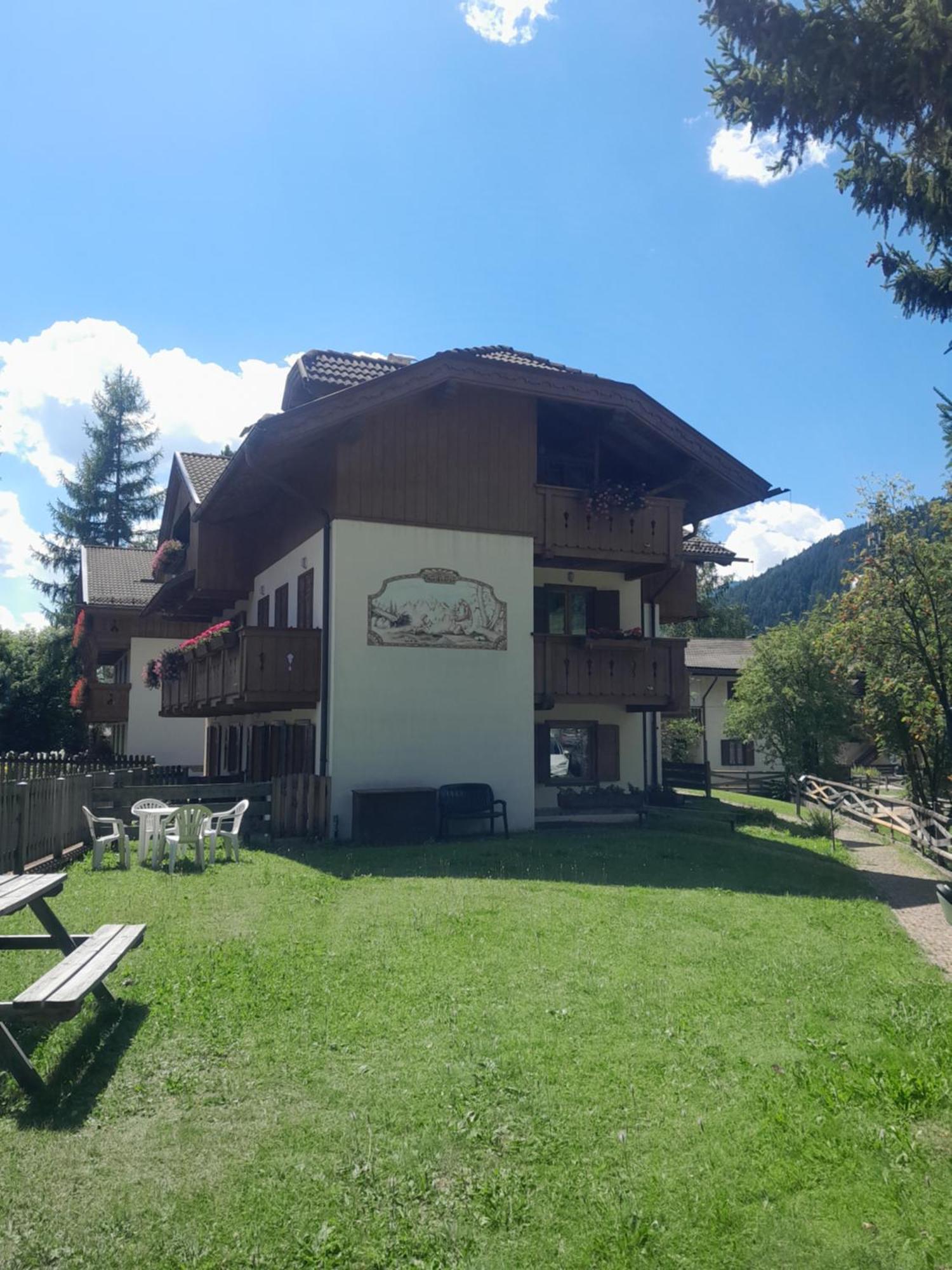 Ciasa Achillea - Cristel Luigia Lägenhet Pozza di Fassa Exteriör bild