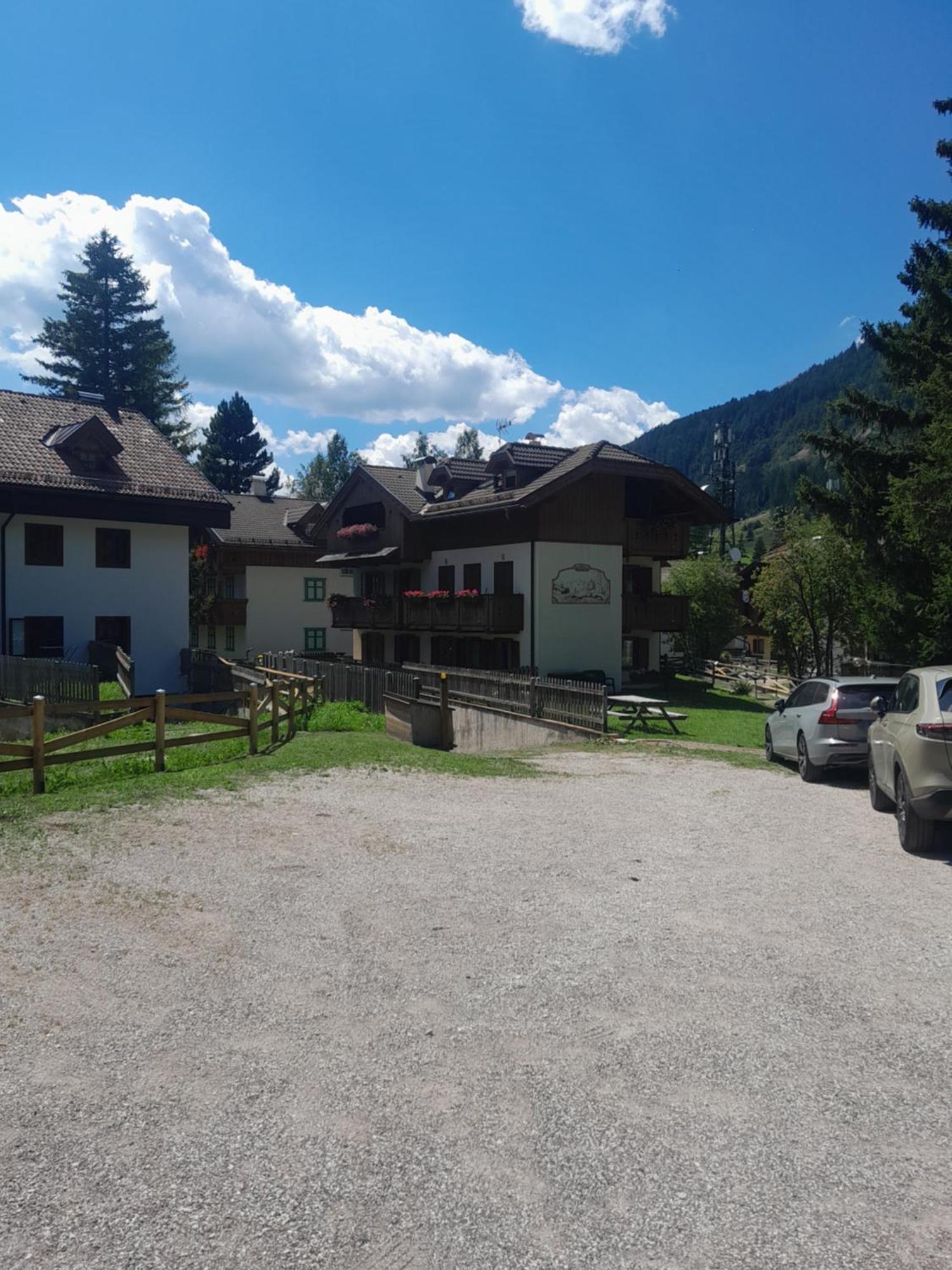 Ciasa Achillea - Cristel Luigia Lägenhet Pozza di Fassa Exteriör bild